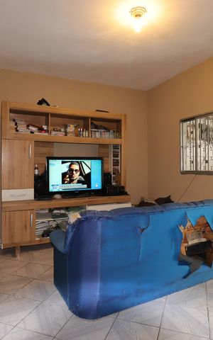 Casa à venda com 220m², 2 quartos e 4 vagasSala