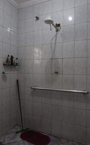 Casa à venda com 220m², 2 quartos e 4 vagasBanheiro
