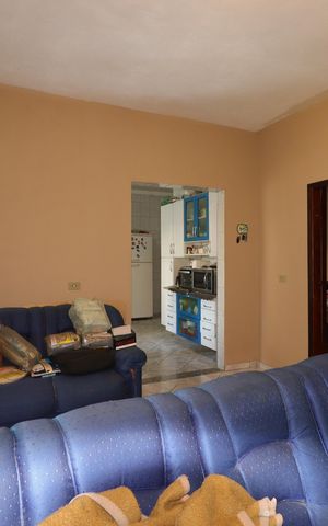 Casa à venda com 220m², 2 quartos e 4 vagasSala
