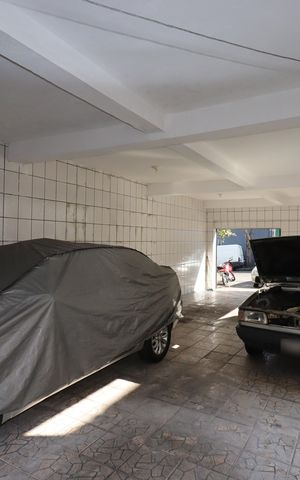 Casa à venda com 220m², 2 quartos e 4 vagasGaragem