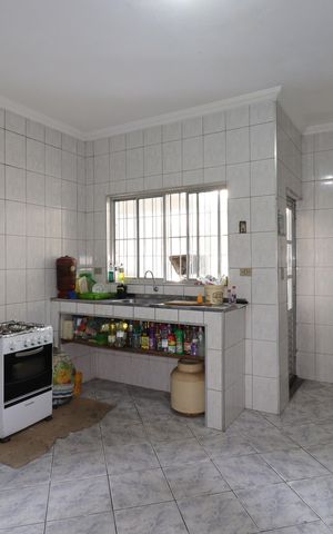 Casa à venda com 220m², 2 quartos e 4 vagasCozinha