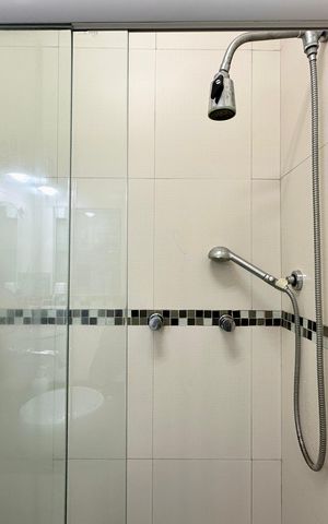 Apartamento à venda com 81m², 2 quartos e sem vaga Apartamento à venda com 81m², 2 quartos e sem vagaBanheiro