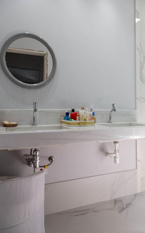 Casa à venda com 289m², 5 quartos e 3 vagas Casa à venda com 289m², 5 quartos e 3 vagasBanheiro da Suíte 1