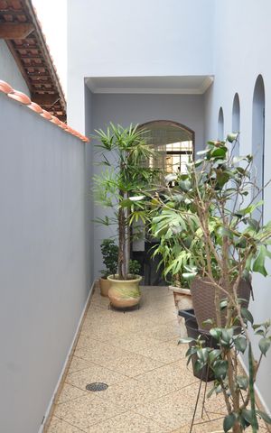 Casa à venda com 390m², 4 quartos e 6 vagasQuintal