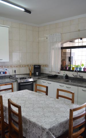 Casa à venda com 390m², 4 quartos e 6 vagasCozinha