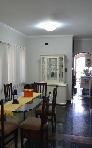 Casa à venda com 390m², 4 quartos e 6 vagasCozinha