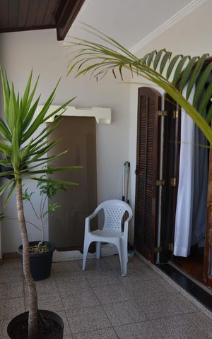 Casa à venda com 390m², 4 quartos e 6 vagasSacada Suíte 3
