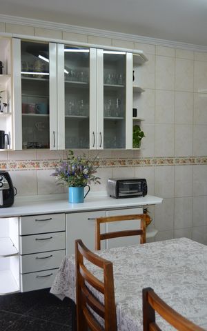 Casa à venda com 390m², 4 quartos e 6 vagasCozinha