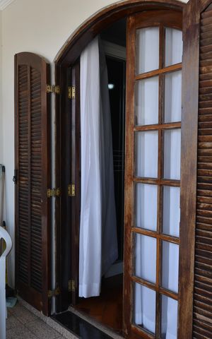 Casa à venda com 390m², 4 quartos e 6 vagasSacada Suíte 3