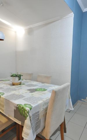 Casa à venda com 109m², 4 quartos e 3 vagasSala