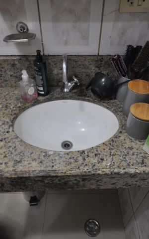 Casa à venda com 109m², 4 quartos e 3 vagasBanheiro
