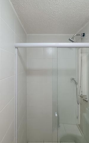 Apartamento para alugar com 50m², 2 quartos e 1 vaga Apartamento para alugar com 50m², 2 quartos e 1 vagaBanheiro da Suíte