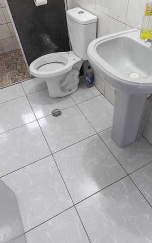 Casa para alugar com 150m², 2 quartos e 1 vaga Casa para alugar com 150m², 2 quartos e 1 vagaBanheiro
