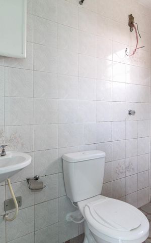 Casa para alugar com 150m², 2 quartos e 1 vaga Casa para alugar com 150m², 2 quartos e 1 vagaBanheiro de Serviço
