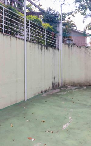 Casa de condomínio à venda com 283m², 3 quartos e 4 vagas Casa de condomínio à venda com 283m², 3 quartos e 4 vagasQuadra