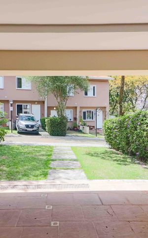 Casa de condomínio à venda com 283m², 3 quartos e 4 vagas Casa de condomínio à venda com 283m², 3 quartos e 4 vagasGaragem