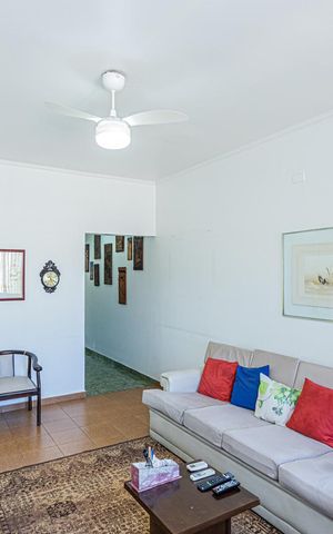 Casa à venda com 135m², 2 quartos e 2 vagas Casa à venda com 135m², 2 quartos e 2 vagasSala