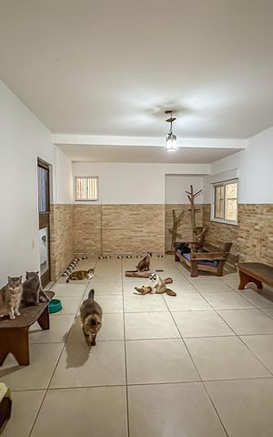 Casa à venda com 450m², 4 quartos e 4 vagas Casa à venda com 450m², 4 quartos e 4 vagasCobertura