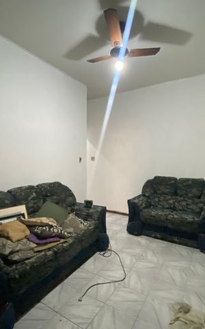 Casa à venda com 85m², 2 quartos e 1 vaga Casa à venda com 85m², 2 quartos e 1 vagaSala