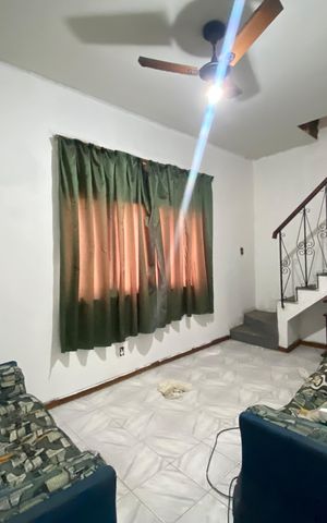 Casa à venda com 85m², 2 quartos e 1 vaga Casa à venda com 85m², 2 quartos e 1 vagaSala