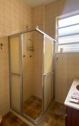 Casa à venda com 85m², 2 quartos e 1 vaga Casa à venda com 85m², 2 quartos e 1 vagaBanheiro