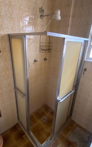 Casa à venda com 85m², 2 quartos e 1 vaga Casa à venda com 85m², 2 quartos e 1 vagaBanheiro