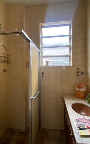 Casa à venda com 85m², 2 quartos e 1 vaga Casa à venda com 85m², 2 quartos e 1 vagaBanheiro