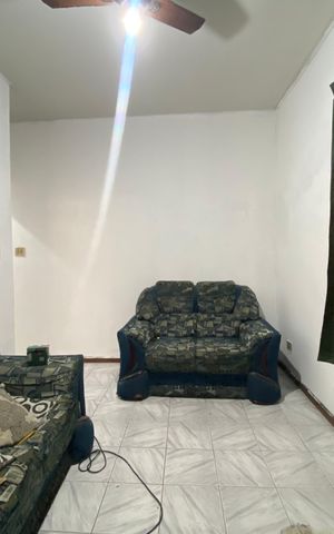 Casa à venda com 85m², 2 quartos e 1 vaga Casa à venda com 85m², 2 quartos e 1 vagaSala