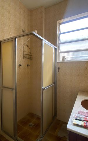 Casa à venda com 85m², 2 quartos e 1 vaga Casa à venda com 85m², 2 quartos e 1 vagaBanheiro