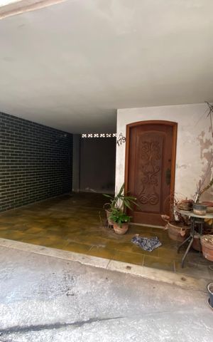 Casa à venda com 85m², 2 quartos e 1 vaga Casa à venda com 85m², 2 quartos e 1 vagaFrente da casa