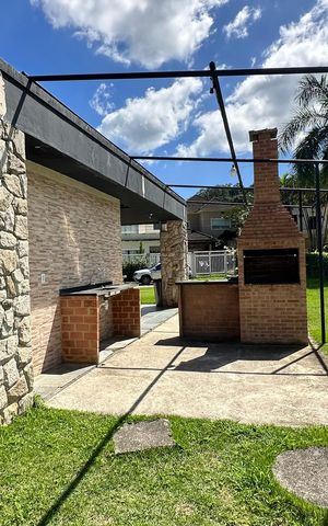 Casa de condomínio à venda com 160m², 3 quartos e 2 vagas Casa de condomínio à venda com 160m², 3 quartos e 2 vagasÁrea comum - Churrasqueira