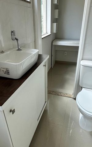 Casa de condomínio à venda com 160m², 3 quartos e 2 vagas Casa de condomínio à venda com 160m², 3 quartos e 2 vagasBanheiro da Semi Suíte 1 e 2