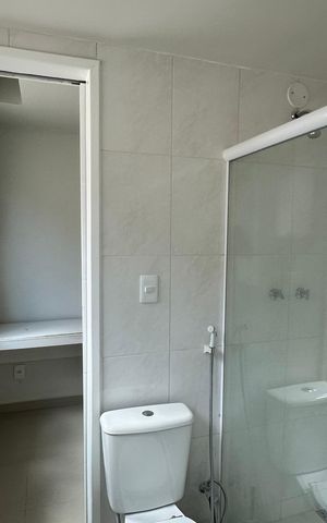 Casa de condomínio à venda com 160m², 3 quartos e 2 vagas Casa de condomínio à venda com 160m², 3 quartos e 2 vagasBanheiro da Semi Suíte 1 e 2