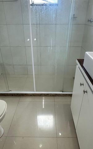 Casa de condomínio à venda com 160m², 3 quartos e 2 vagas Casa de condomínio à venda com 160m², 3 quartos e 2 vagasBanheiro da Suíte
