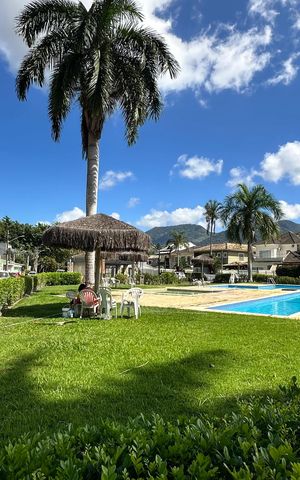 Casa de condomínio à venda com 160m², 3 quartos e 2 vagas Casa de condomínio à venda com 160m², 3 quartos e 2 vagasÁrea comum - Piscina
