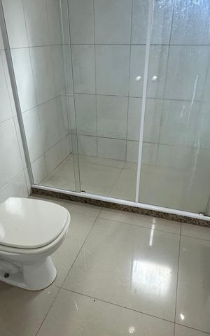 Casa de condomínio à venda com 160m², 3 quartos e 2 vagas Casa de condomínio à venda com 160m², 3 quartos e 2 vagasBanheiro da Suíte