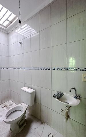 Casa de condomínio à venda com 135m², 3 quartos e 2 vagas Casa de condomínio à venda com 135m², 3 quartos e 2 vagasBanheiro da Suíte