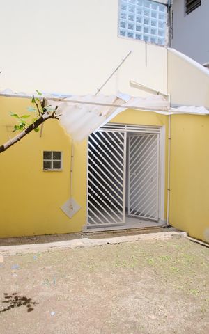 Casa à venda com 216m², 3 quartos e 5 vagasQuintal