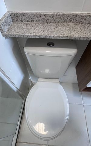 Apartamento à venda com 43m², 2 quartos e 1 vaga Apartamento à venda com 43m², 2 quartos e 1 vagaBanheiro Social