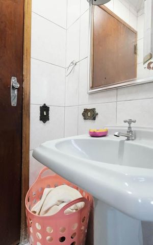 Casa à venda com 450m², 5 quartos e 6 vagasBanheiro Social