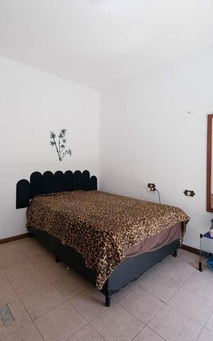 Casa à venda com 450m², 5 quartos e 6 vagasSuíte