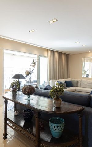 Apartamento à venda com 370m², 4 quartos e 5 vagas Apartamento à venda com 370m², 4 quartos e 5 vagasSala