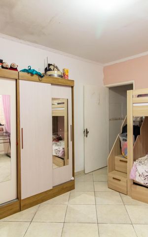 Casa à venda com 150m², 2 quartos e 2 vagas Casa à venda com 150m², 2 quartos e 2 vagasQuarto 2