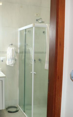 Casa de condomínio para alugar com 458m², 4 quartos e 4 vagasBanheiro da Suíte 2