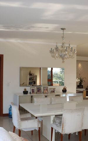 Casa de condomínio para alugar com 458m², 4 quartos e 4 vagasSala