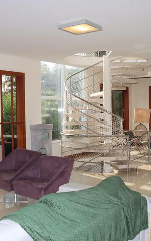Casa de condomínio para alugar com 458m², 4 quartos e 4 vagasSala