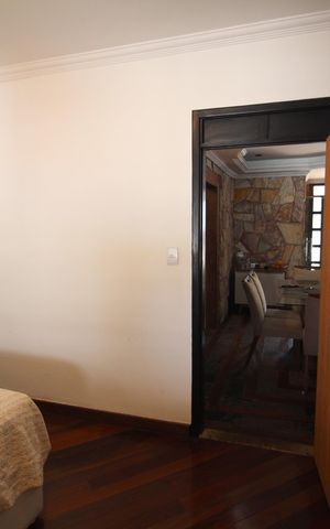 Casa à venda com 420m², 3 quartos e 3 vagasSuíte