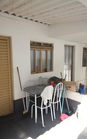 Casa à venda com 420m², 3 quartos e 3 vagasBaracao Casa dos Fundos