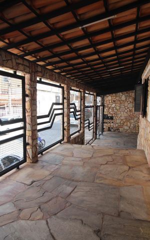 Casa à venda com 420m², 3 quartos e 3 vagasGaragem