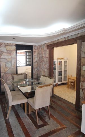 Casa à venda com 420m², 3 quartos e 3 vagasCopa